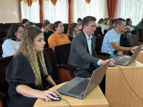 Августовское совещание учебно-педагогического округа Республики продолжается в ЛГПУ