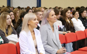 500 студентов ЛГПУ приняли участие в открытом диалоге от проекта «Знание. Карьера»