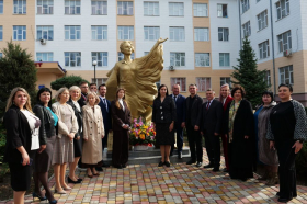 Праздничный концерт ко Дню учителя прошел в Луганском государственном педагогическом университете