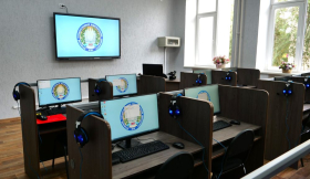 Лингафонный кабинет открыли в ЛГПУ