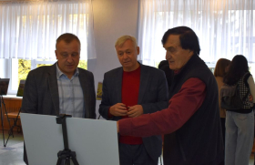 Вице-президент РГО открыл выставку в ЛГПУ