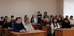 «Педкласс в гостях у Педвуза»: более 50 школьников посетили ЛГПУ