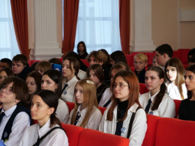 «Педкласс в гостях у Педвуза»: более 50 школьников посетили ЛГПУ