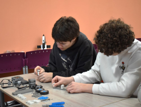 В ЛГПУ продолжается профориентационная стажировка для школьников в рамках проекта «Больше, чем работа»