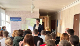 Представители ЛГПУ встретились со старшеклассниками Славяносербского округа