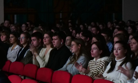 Время первых настало!