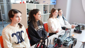 Лаборатории и технопарк ЛГПУ: экскурсия для школьников