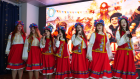 В ЛГПУ проводили зиму и встретили весну масленичными гуляньями