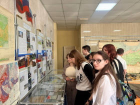 Кафедра географии и туризма ЛГПУ стала соорганизатором уникальной выставки «Территория памяти: картографические сокровища архивов» в Росреестре