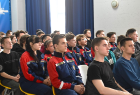 Педагогика на новой высоте: луганские студенты учились управлять беспилотниками