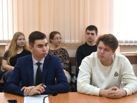 Уроки единства: в ЛГПУ обсудили вопросы гражданской идентичности и исторической памяти