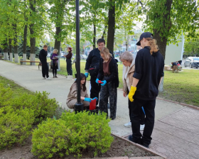 «Мы за чистоту»: студенты ЛГПУ приняли участие во Всероссийской неделе субботников 