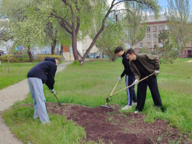 «Мы за чистоту»: студенты ЛГПУ приняли участие во Всероссийской неделе субботников 