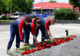 В День памяти и скорби студенты ЛГПУ почтили подвиг героев