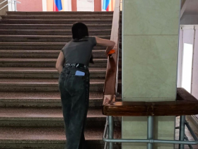 Первокурсники ЛГПУ включились в трудовое воспитание и благоустройство университета
