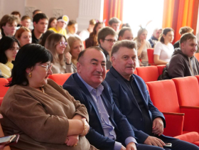 «Сказочные авиалинии»: в ИФМОИОТ состоялось торжественное посвящение первокурсников
