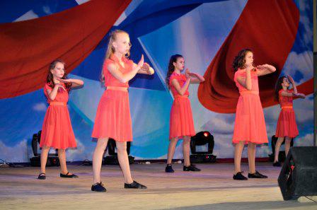 Без прошлого нет будущего: в ЛНУ состоялся военно-патриотический концерт 