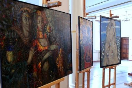 «Задача искусства – волновать сердца»: в Институте культуры и искусств открылась выставка «Осенний вернисаж»