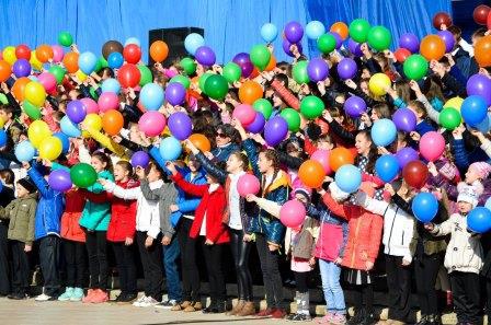 Студенты ЛГУ имени Тараса Шевченко приняли участие в многотысячном митинге 