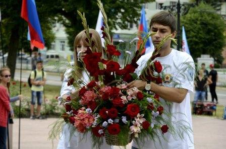 В Луганске состоялось торжественное открытие молодёжных трудовых отрядов