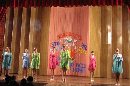 Отчетный концерт народного ансамбля танца «Любавушка»