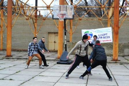 В Луганске прошло первенство по стритболу и дартс