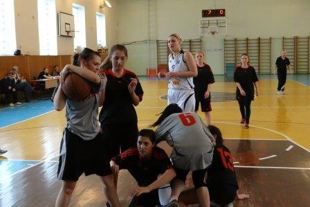 Товарищеская встреча по баскетболу среди сборных команд институтов и факультетов