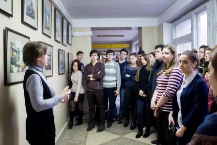 Глава ЛНР посетил выставку преподавателей и студентов кафедры дизайна и проектных технологий