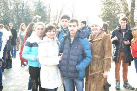 С любовью к ЛНР: молодёжь Республики провела массовый флешмоб