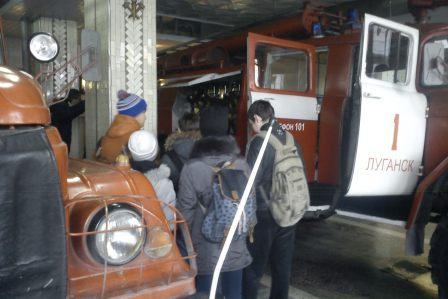 Студенты ЛПТКК ЛГУ имени Тараса Шевченко посетили музей пожарной безопасности и приняли участие в выставке
