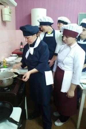 Открытый урок и День бармена провели в Луганском профессиональном торгово-кулинарном колледже