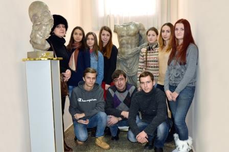 На встречу с Зевсом: студенты-дизайнеры посетили художественный музей и художественную галерею