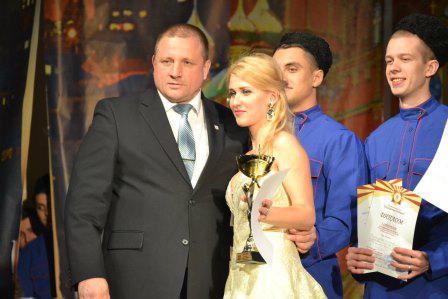 В Луганске прошел Международный фестиваль песни «Наследники Победы»