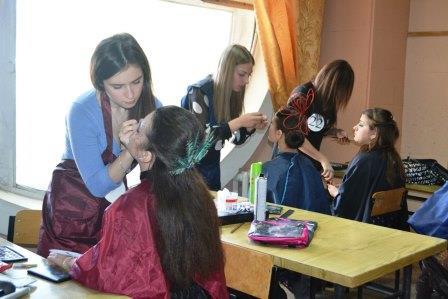 В Луганском университет прошел чемпионат по парикмахерскому искусству и визажу