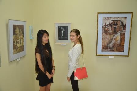 Студенты и преподаватели кафедры дизайна ЛГУ имени Тараса Шевченко посетили выставку в Галерее искусств