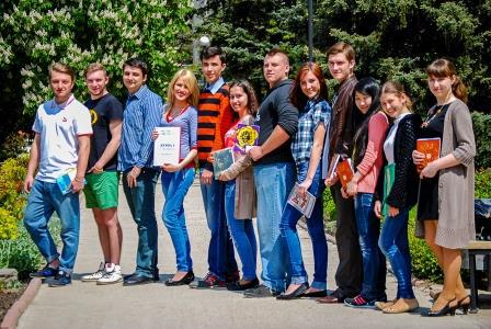 Студенты Луганского университета имени Тараса Шевченко получили стипендии