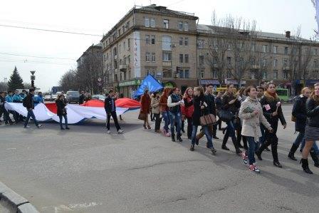 В Луганске состоялся молодежный парад под лозунгом: «Мы – луганчане, и гордимся этим!»