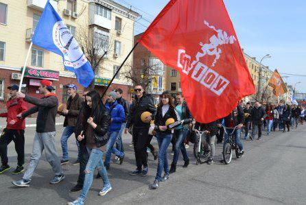 В Луганске состоялся молодежный парад под лозунгом: «Мы – луганчане, и гордимся этим!»