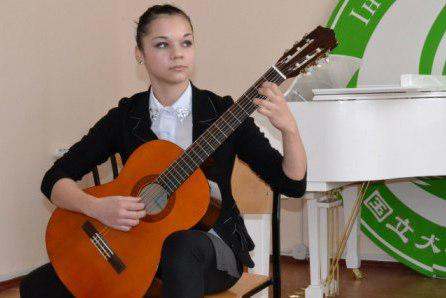 Молодёжь Луганска показала свои таланты на «Art-Fest»