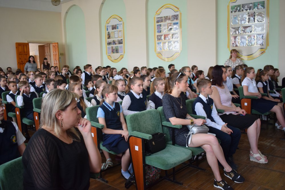 Школьники Луганска прослушали лекцию об образовании на Луганщине в годы ВОв