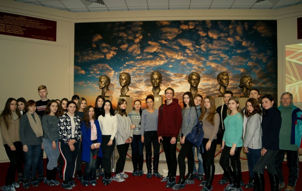 «Непокоренный Донбасс»: студенты филологического факультета посетили музей «Молодой гвардии»
