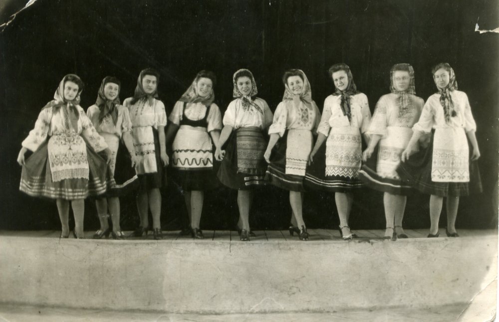 Танцевальный коллектив филфака 1946 год