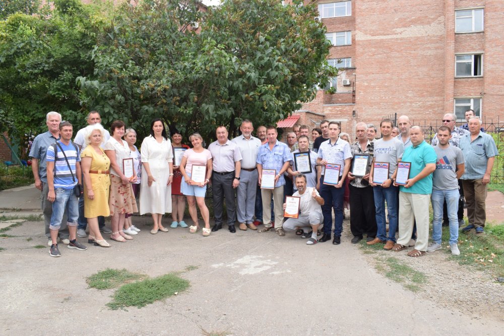 В ЛГПУ поздравили сотрудников с профессиональным праздником – Днем строителя
