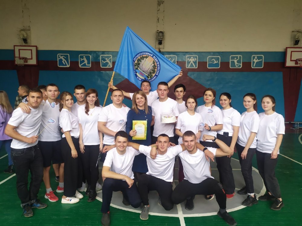Спортивно-развлекательное мероприятие «Единство целей – единство России!» прошло на Ровеньковском факультете ЛГПУ 