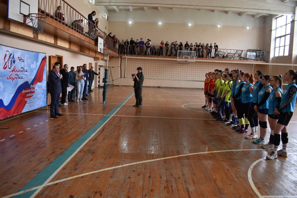 Церемония открытия Республиканской универсиады по волейболу среди девушек прошла в ЛГПУ
