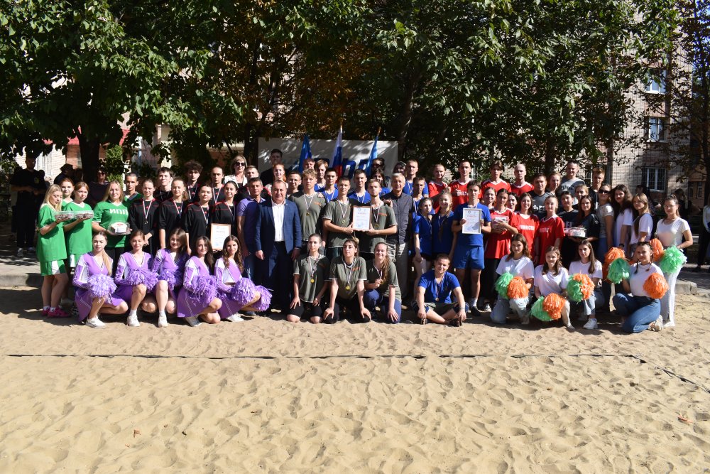 В ЛГПУ завершилось Первенство вуза по парковому волейболу, посвященное воссоединению Луганской Народной Республики с Российской Федерацией