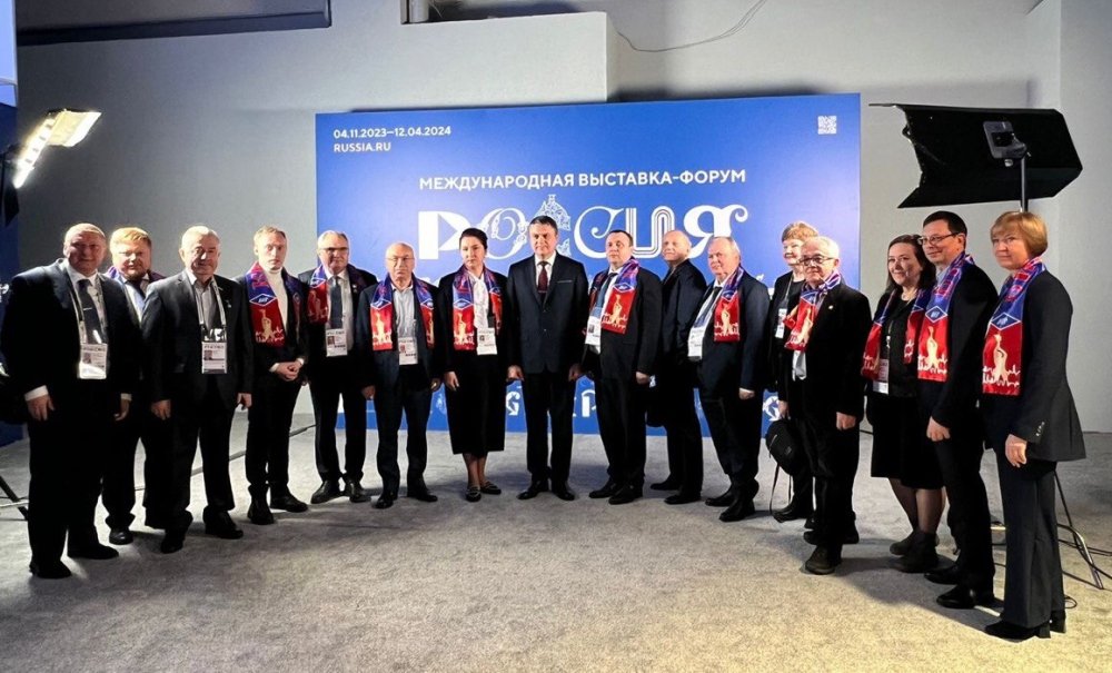 Руководство ЛГПУ приняли участие в открытии Дня ЛНР на выставке-форуме «Россия» на ВДНХ!