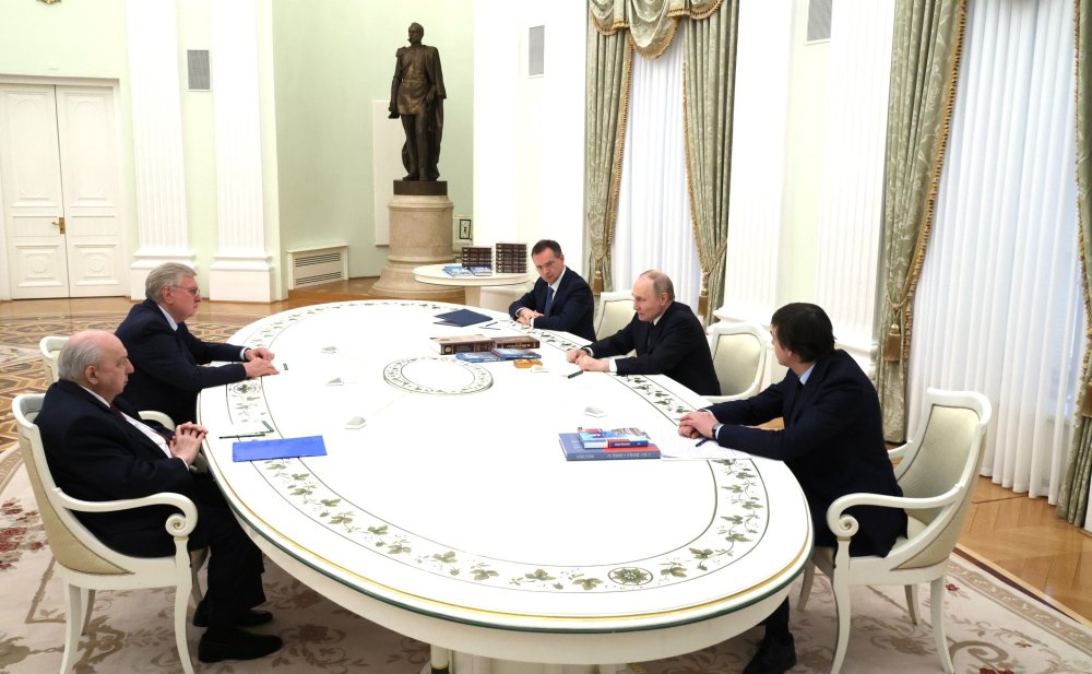 Сергей Кравцов принял участие во встрече Владимира Путина с редакторами учебников истории Сергей Кравцов принял участие во встрече Владимира Путина с редакторами учебников истории