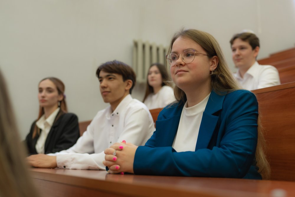 За 5 дней около 37,4 тысячи заявлений подано в педвузы Минпросвещения России, более 45 тысяч – в колледжи и техникумы За 5 дней около 37,4 тысячи заявлений подано в педвузы Минпросвещения России, более 45 тысяч – в колледжи и техникумы
